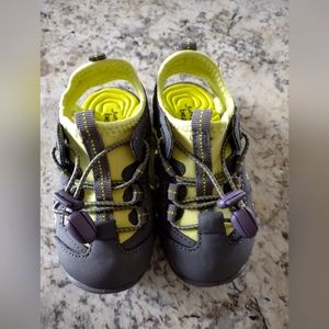 Jumping beans toddler size 7 new sandals